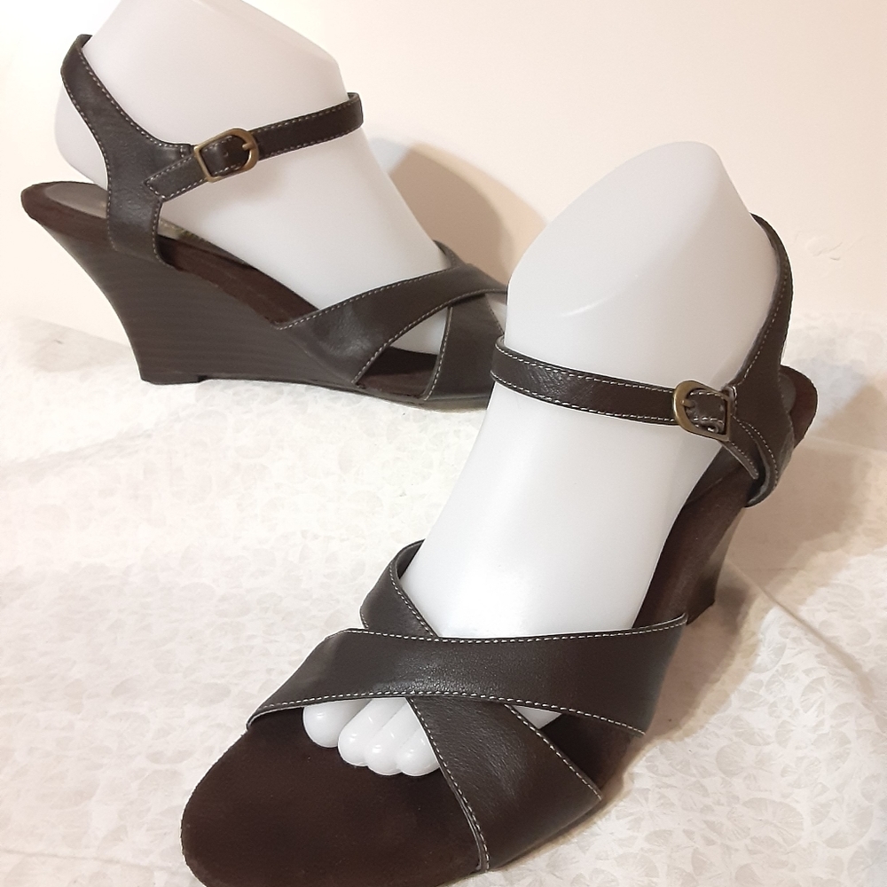 What's What by Naturalizer Brn Wedge 9.5